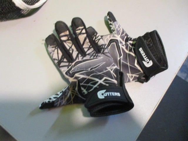 Load image into Gallery viewer, Used Cutters Game day Reciever Youth XS Football Gloves
