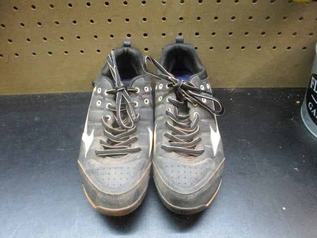 Load image into Gallery viewer, Used Mizuno Ambition 2 TPU Low Black Baseball Cleats - Size 5.5
