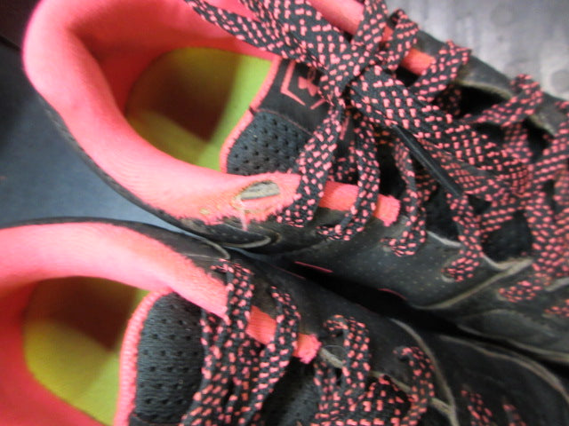 Load image into Gallery viewer, Used Under Armour Leadoff Low RM Jr.Softball Cleats - Size Youth 1
