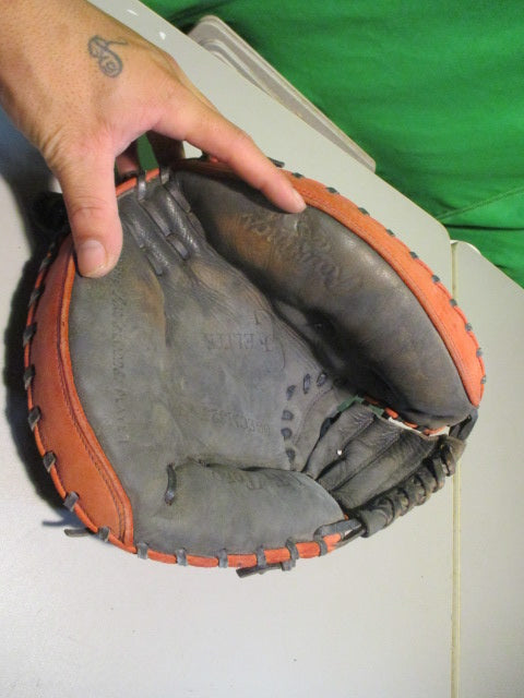 Load image into Gallery viewer, Used Rawling GG Elite 32&quot; Catchers Mitt - RHT
