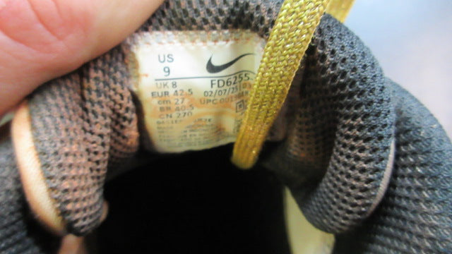 Load image into Gallery viewer, Used Nike Alpha Huarache Elite 4 Low Baseball Cleats - Size 9
