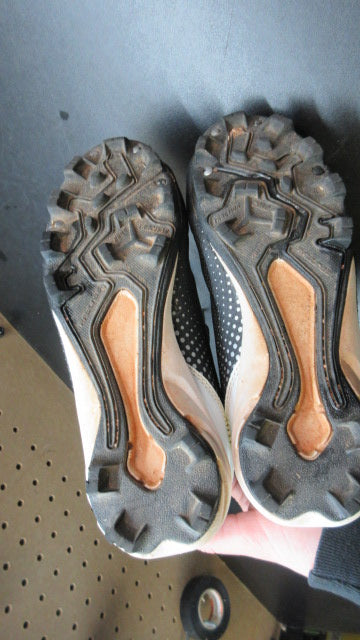 Load image into Gallery viewer, Used Rawlings Division Low Youth Baseball Cleats - Size 2.5
