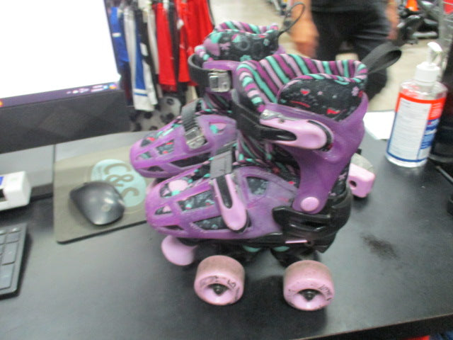 Load image into Gallery viewer, Used Roller Derby 2 In 1 Adjustable Skates Size 12- 2
