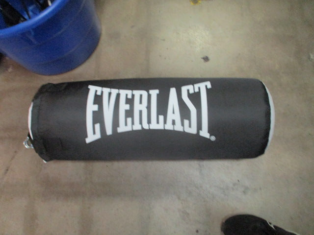 Load image into Gallery viewer, Everlast Nevatear 40 Lb Heavy Bag
