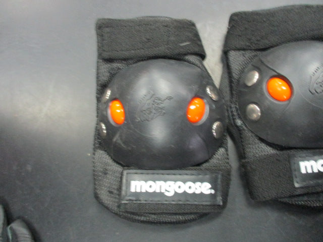 Load image into Gallery viewer, Used Mongoose Skate Elbow Pads - Youth
