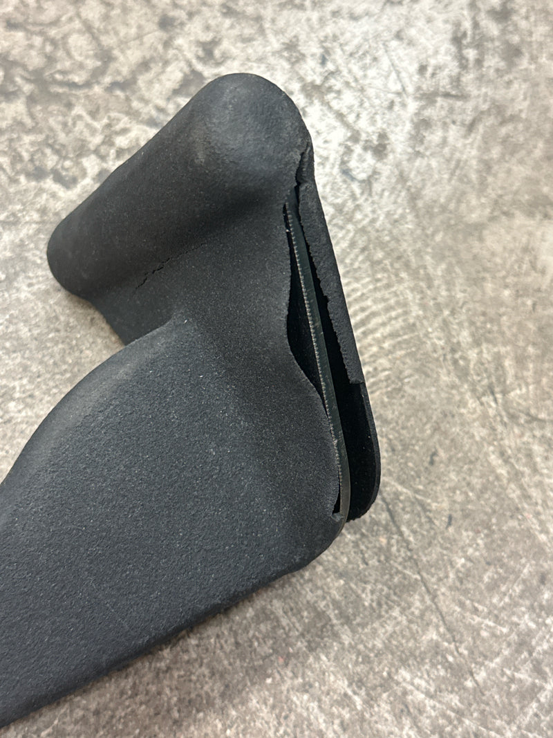 Load image into Gallery viewer, Used Yixuan Fitness 32" Lat Pull Down Attachment (Cover Is Tearing)
