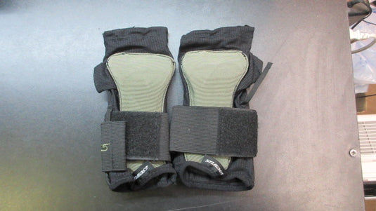 Used Seirus Wrist Brace