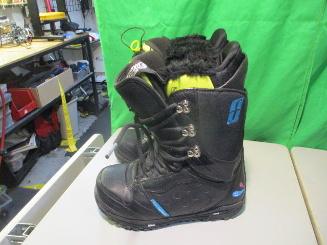 Load image into Gallery viewer, Used Forum Craft Women&#39;s 7 Snowboarding Boots
