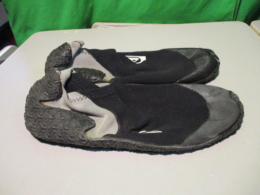 Used Quicksliver Size 6 Water Shoes