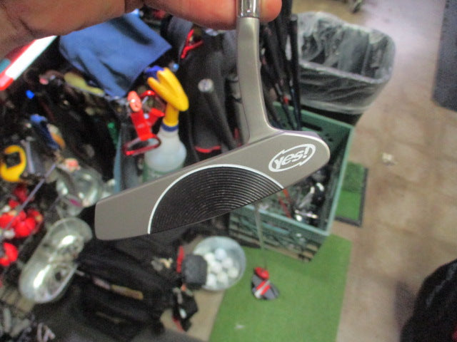 Load image into Gallery viewer, Used Yes! C-Groove Tracy II Right Hand Putter
