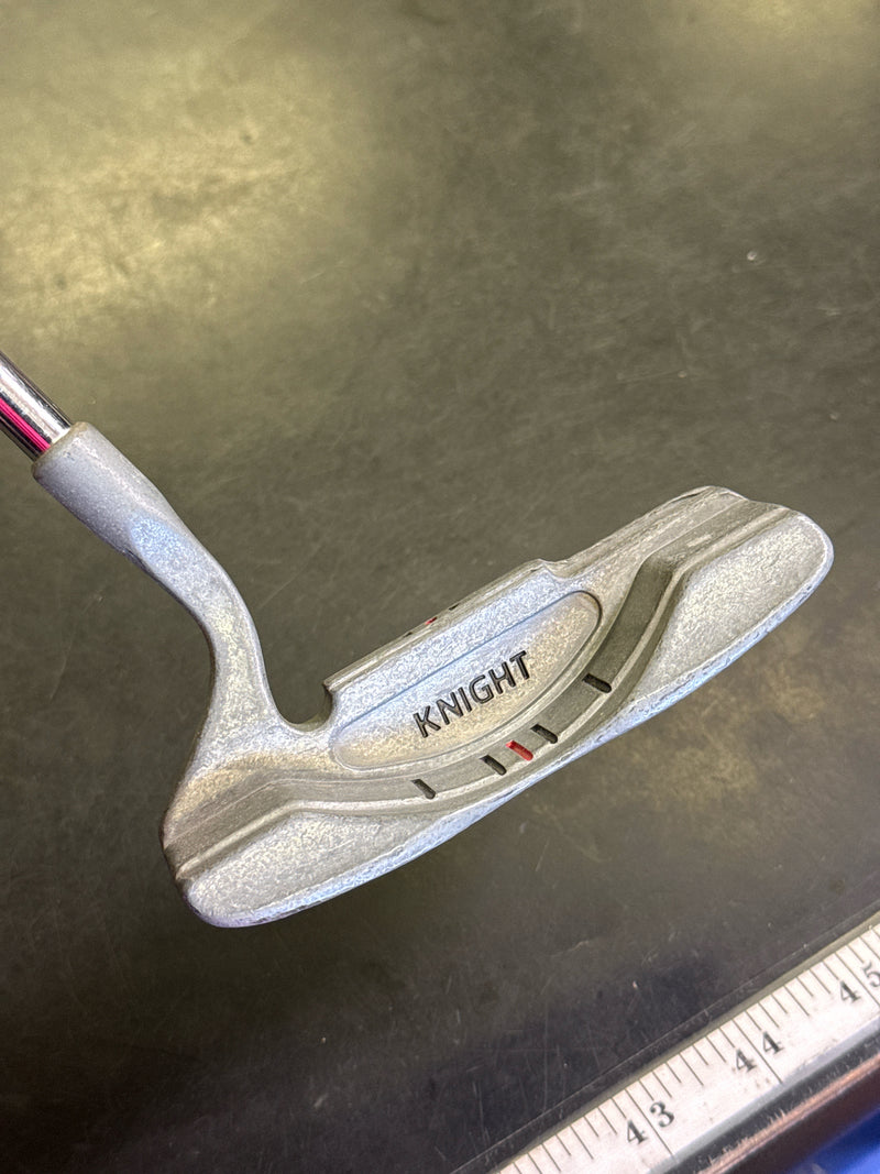 Load image into Gallery viewer, Used Knight CP-1 Right Hand Blade Putter 32"
