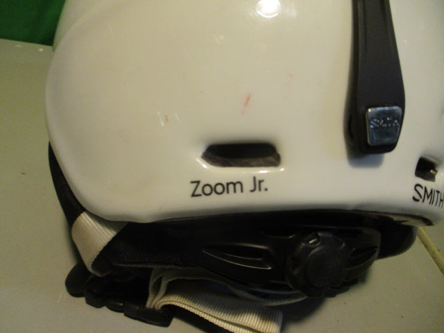 Load image into Gallery viewer, Used Smith Zoom JR Youth Medium 53-58cm Snow Helmet
