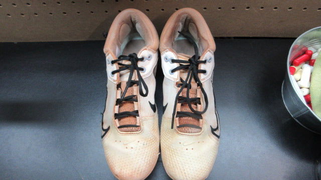 Load image into Gallery viewer, Used Nike Women's Hyperdiamond 4 Elite Softball Cleats - Size 9.5
