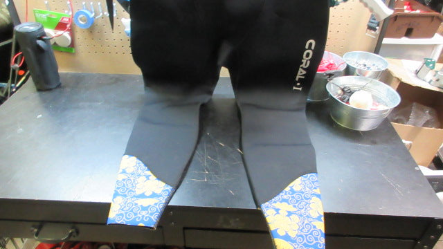 Load image into Gallery viewer, Used Hevto Coral.I Womens Wetsuit - Size XXL
