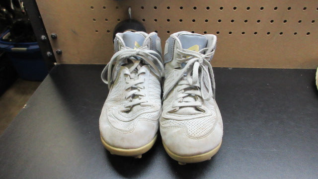 Load image into Gallery viewer, Used Warrior Lacrosse Cleats - Size 6
