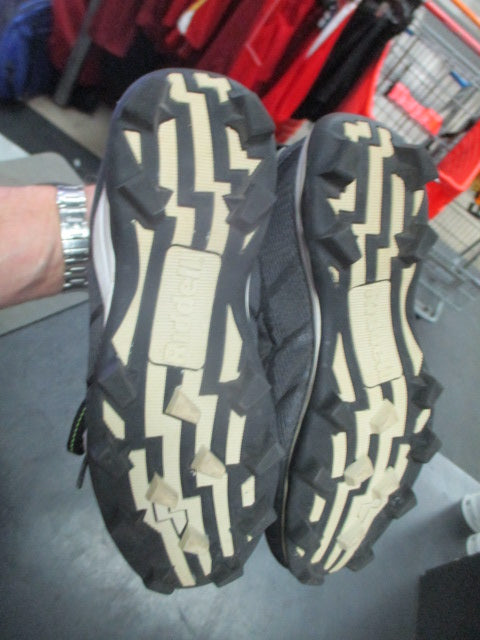 Used Riddell Size 4 Football Cleats