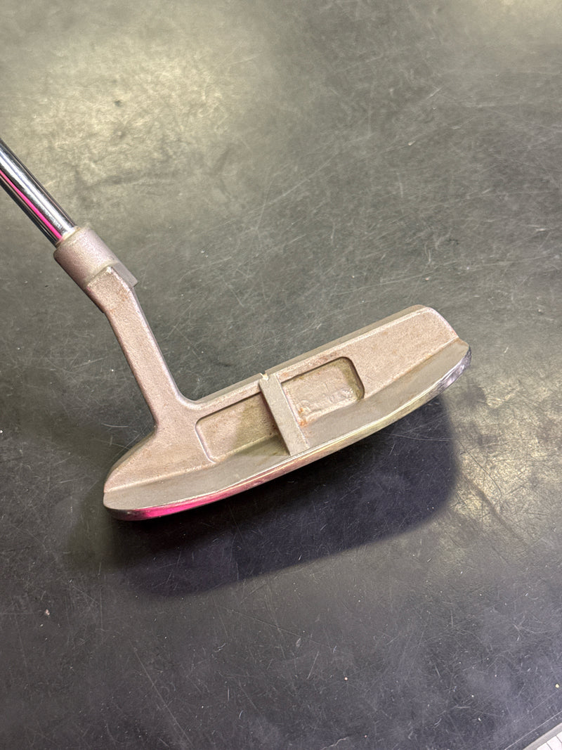 Load image into Gallery viewer, Used Slam Dunker 3 Right Hand Offset Blade Putter 31.5"
