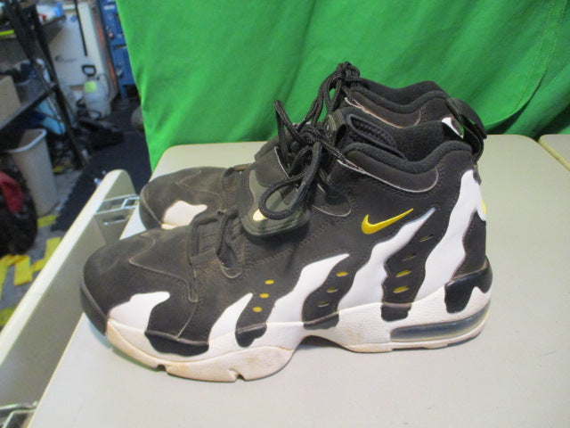 Load image into Gallery viewer, Used Nike Air Max 96 Size 7.5 Basketball Shoes(Need Insoles)
