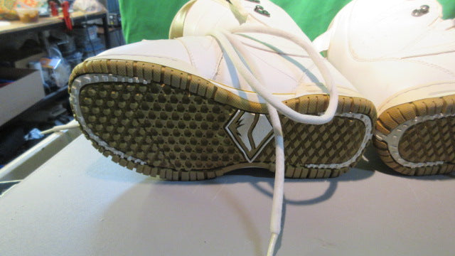 Load image into Gallery viewer, Used Vans Impression Size Womens 8 Snowboard Boots
