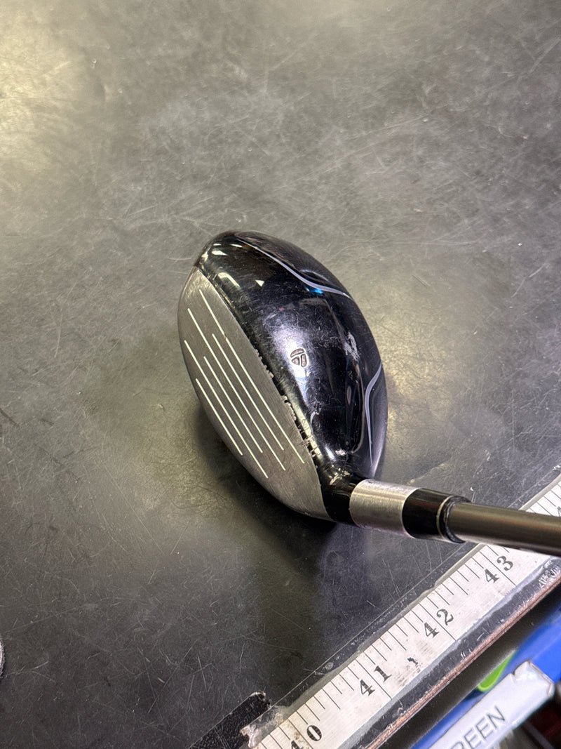 Load image into Gallery viewer, Used TaylorMade Burner Rescue Right Hand 22º 4 Hybrid
