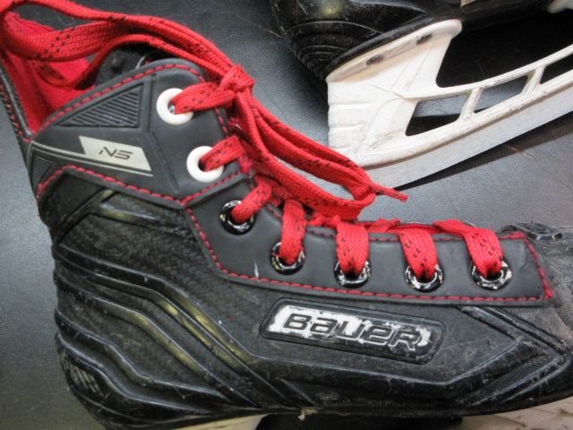 Load image into Gallery viewer, Used Bauer NS Hockey Skates - Size Youth 13k
