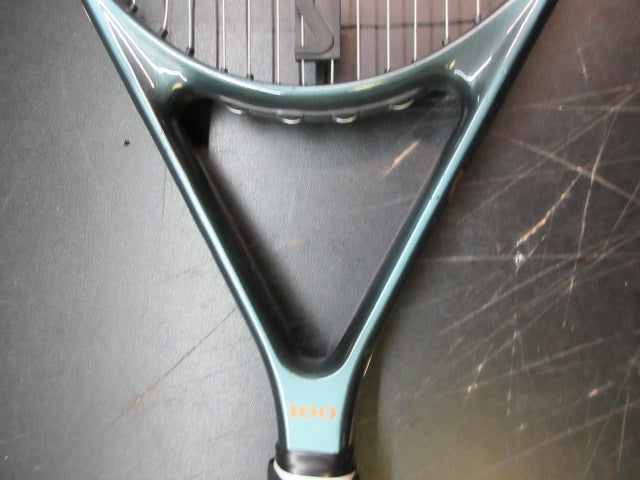 Load image into Gallery viewer, Used Spalding Paradox 100 Tennis Racquet - 27"
