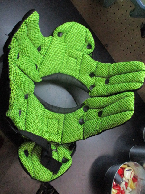 Load image into Gallery viewer, Used Schutt Y-Flex 4.0 Football Shoulder Pads - Size Large
