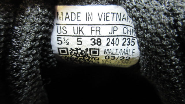 Load image into Gallery viewer, Used Adidas Icon Baseball Cleats - Size 5.5
