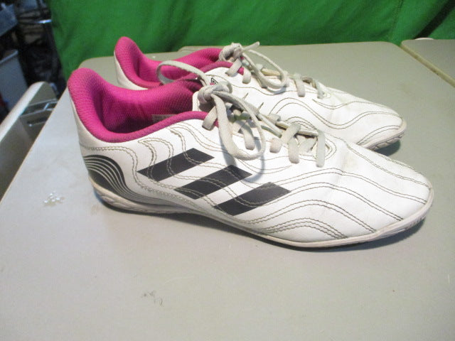 Load image into Gallery viewer, Used Adidas Copa Size 5.5 Indoor Soccer Cleats
