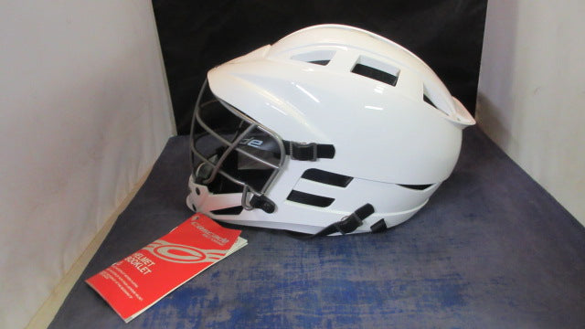 Load image into Gallery viewer, Cascade CS-R Lacrosse Helmet Youth Size OSFM - Like New
