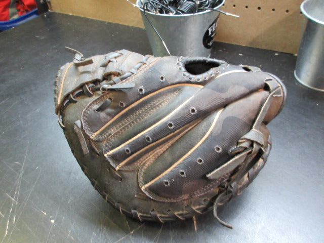Load image into Gallery viewer, Used Adidas TS Catch 3150 Leather Catchers Glove - RHT
