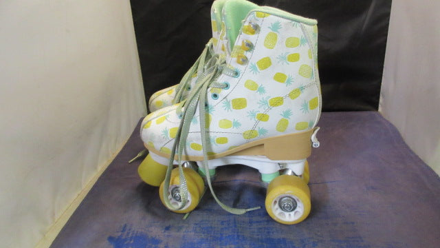 Load image into Gallery viewer, Used Roller Derby Candi Grl Lucy Roller Skates Youth Size 12 - 2 - small wear
