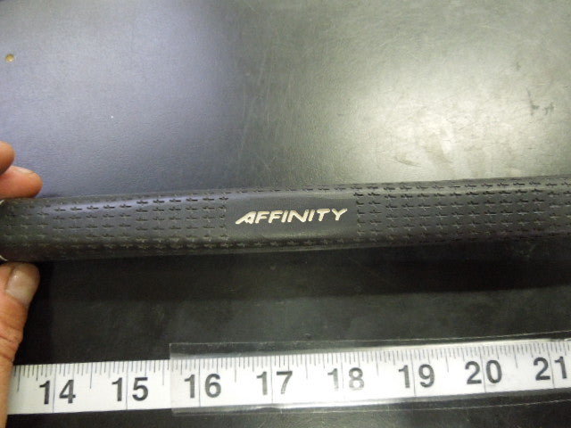 Load image into Gallery viewer, Used Affinity Loop 100º Right Hand 33" Putter
