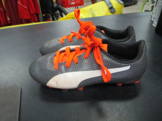 Load image into Gallery viewer, Used Puma Spirit FG Youth 13 Soccer Cleats
