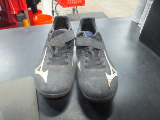 Used Mizuno Size 3 Cleats