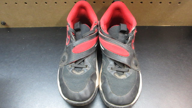 Load image into Gallery viewer, Used Nike Team Hustle D 11 Basketball Shoes - Size Youth 2.5
