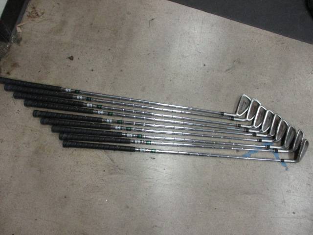 Load image into Gallery viewer, Used Dynacraft Genesis Iron Set 3-9, PW &amp; SW
