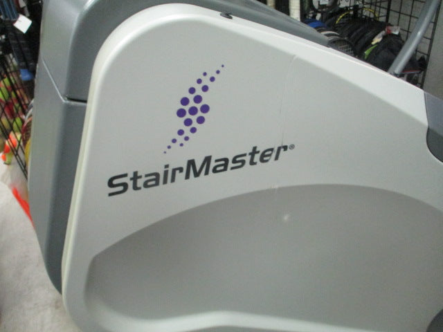 Load image into Gallery viewer, Used StairMaster SM5 StepMill  w/10&quot; Touch Screen

