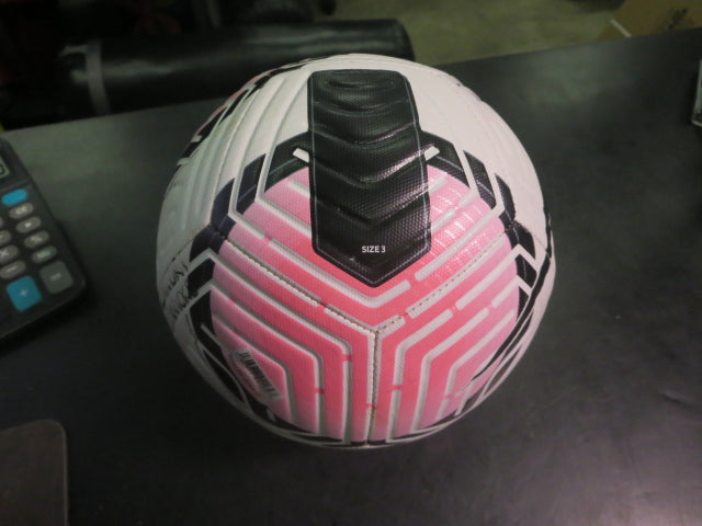 Load image into Gallery viewer, Used Nike AerowSculpt Size 3 Soccer Ball
