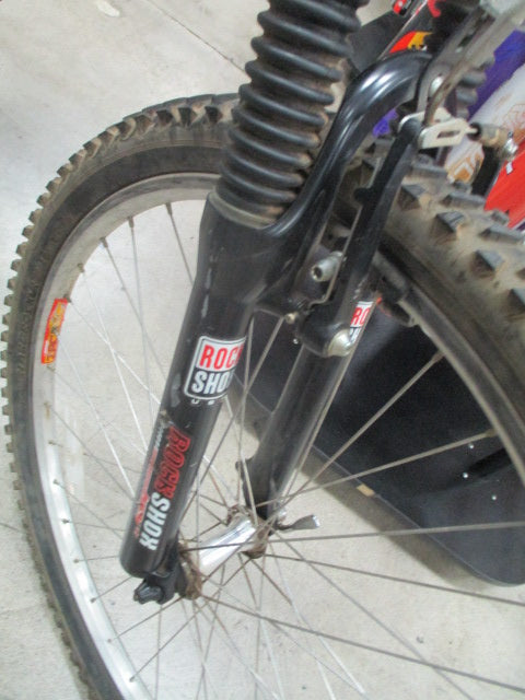 Load image into Gallery viewer, Used Specialized HardRock 17&quot; 21 Speed Rock Shock Suspension Bike
