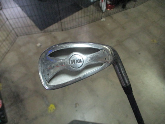 Load image into Gallery viewer, Used Magnaflite MXL Ladies Iron Set 7,8,9 Irons P-S Wedge and 4 Hybrid RH
