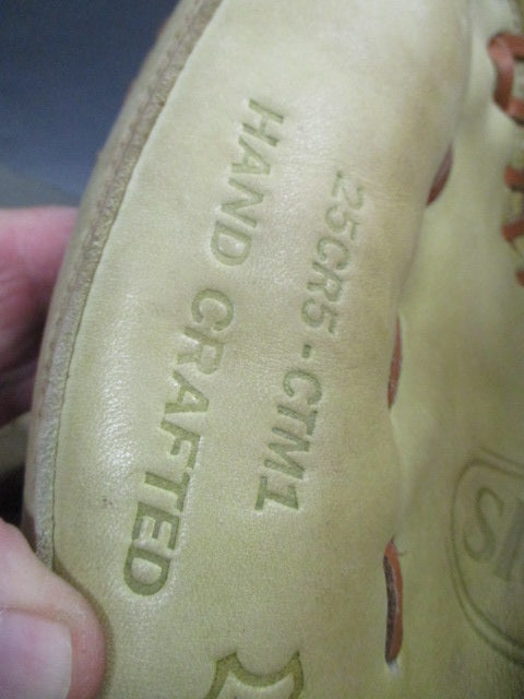 Load image into Gallery viewer, Used Louisville Sluger 125 Series RHT Catchers Glove  (Need lace In Pocket)
