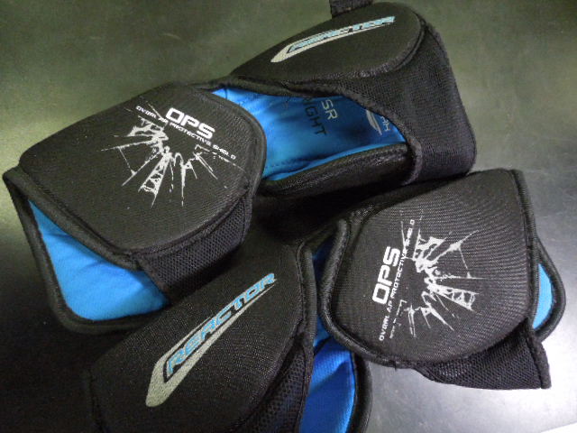 Load image into Gallery viewer, Used Bauer Reactor Sr. Knee Guards

