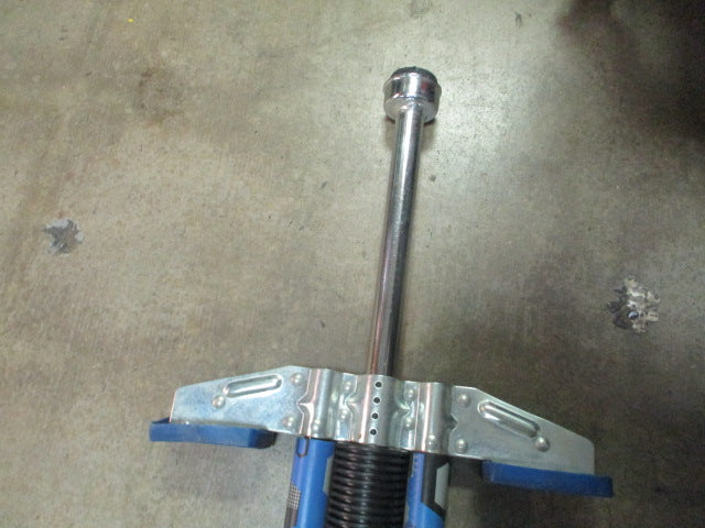 Load image into Gallery viewer, Used Think Gizmos Pogo Stick
