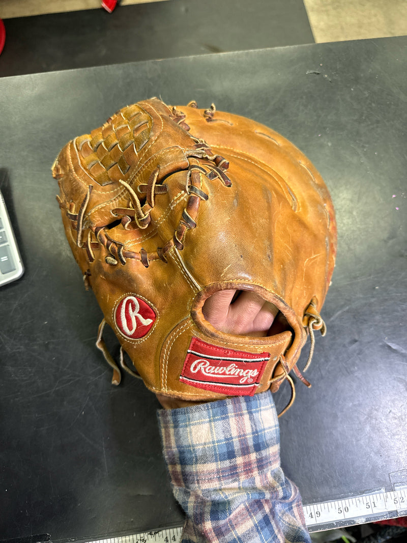 Load image into Gallery viewer, Vintage Rawling Heart of the Hide Pro-DC LHT OEB01 1st Baseman Mitt
