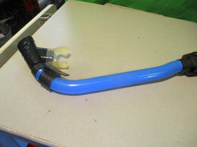 Load image into Gallery viewer, Used Ocean Master Blue Dry Snorkel
