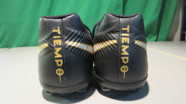 Load image into Gallery viewer, Used Nike Youth Tiempo 2.5Y Soccer Cleats
