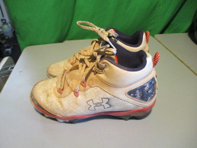 Load image into Gallery viewer, Used Under Armour Size Youth 2.5 Baseball Cleats

