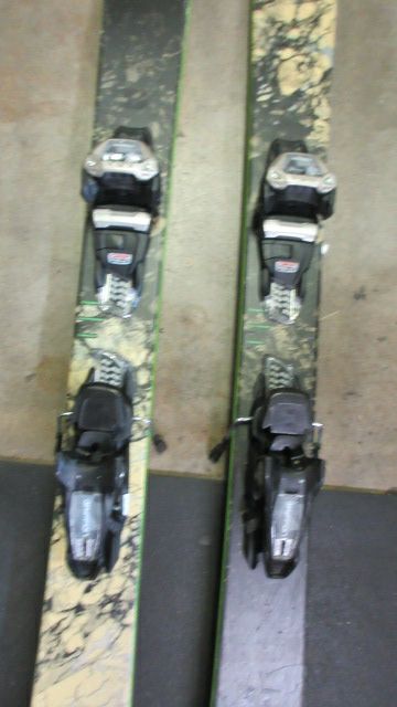 Load image into Gallery viewer, Used Rossignol Blackops Sender Powder Skis w/ Marker Bindings - 172 cm - wear
