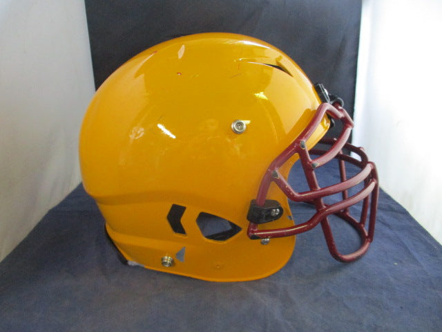 Load image into Gallery viewer, Used Schutt Vengeance A11 Youth Size Small - jawpads behind counter
